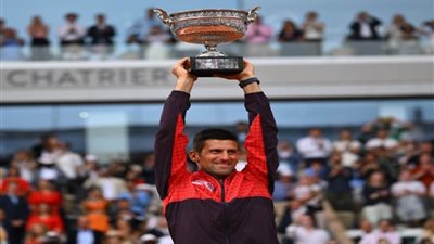 الصربي ديوكوفيتش يتوج ببطولة رولان جاروس للتنس