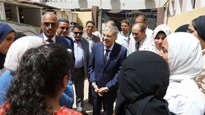 محافظ المنيا يشدد منع دخول الطلاب بالساعات الذكية والمحمول