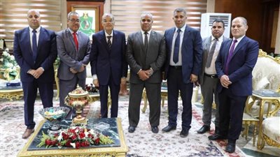 محافظ المنيا يشيد بجهود إنشاء وتطوير مكاتب البريد والخدمات المقدمة للمواطنين