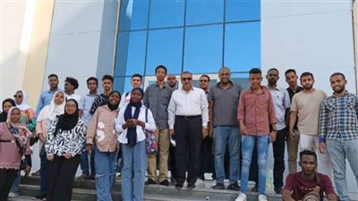 رئيس جامعة المنيا.. تسهيلات للطلاب الوافدين للحصول على تجديد الإقامة