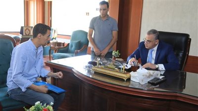 148 مواطنًا يعرضون مطالبهم وشكواهم خلال اللقاء الجماهيري بسوهاج