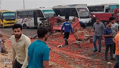 إصابة 22 عاملا في حادث تصادم أتوبيس مع تروسيكل بالعاشر بالشرقية 