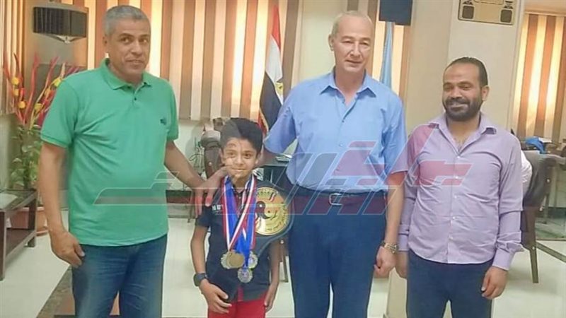 خلال التكريم