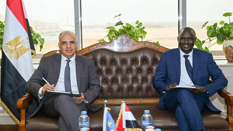 وزير الري يستقبل