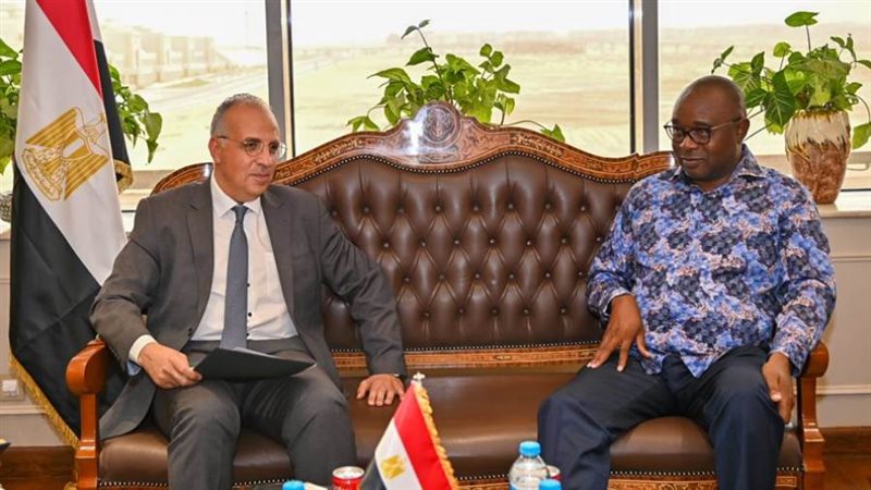 وزير الري يستقبل