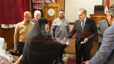 تسليم جوازات السفر وملابس الإحرام لـ 180 الفائزين بقرعة الحج للجمعيات الأهلية بكفر الشيخ 