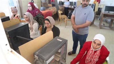 طلاب الوادي الجديد يشاركون في اختبارات المسابقة الدولية لتطبيقات مايكروسوفت 