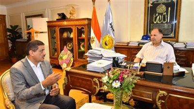 محافظ أسيوط يوجه بمراجعة المرافق بمجمعات الخدمات بالقرى