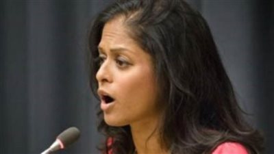 بايدن يختار أول امرأة مسلمة قاضية فيدرالية