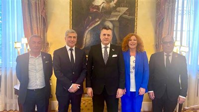 وزير السياحة واالآثار يعقد اجتماعا مع نظيرته الإيطالية