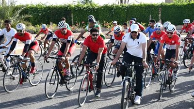 وزير الشباب والرياضة يقود ماراثونا للدراجات الهوائية ويشارك في اليوم الرياضي بالشروق