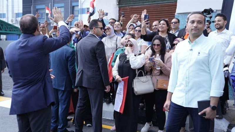 قائد حكيم وعد فأوفى...