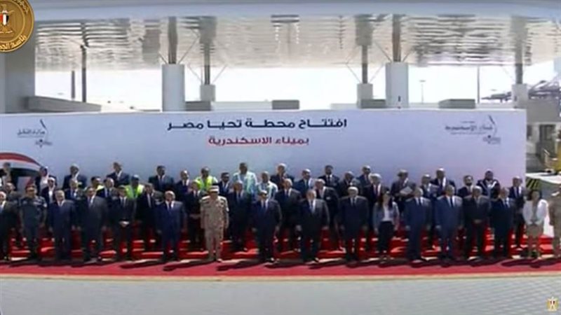 الرئيس السيسي يتوسط