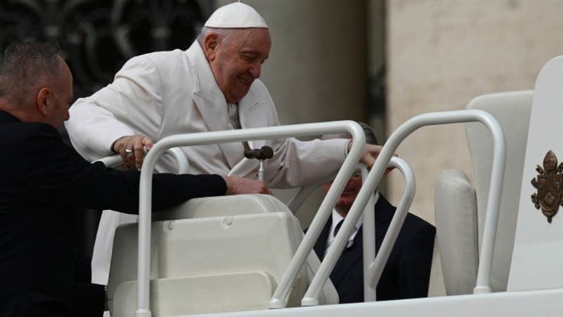 البابا فرانسيس بابا