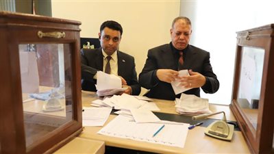 بدء إجراءات فرز الأصوات بانتخابات الغرفة التجارية المصرية بالإسكندرية