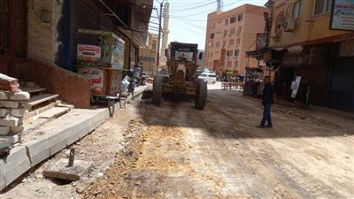 إصلاح أبراج كهرباء وتطهير شبكات ورصف طرق بمركزين بالمنيا