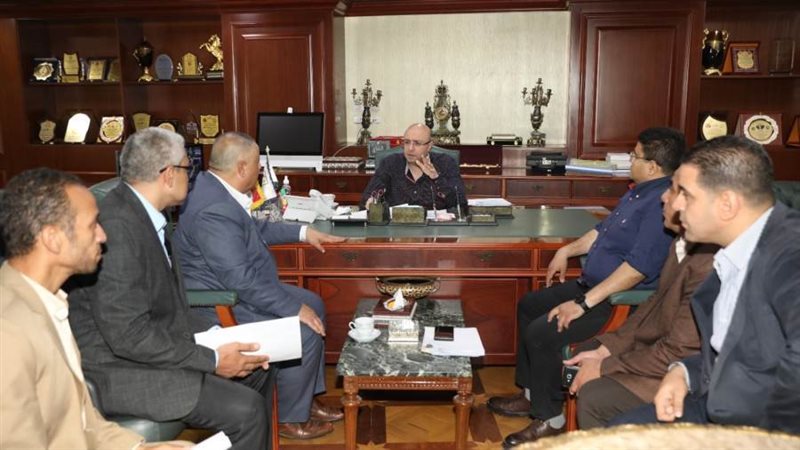 لقاء محافظ بنى سويف