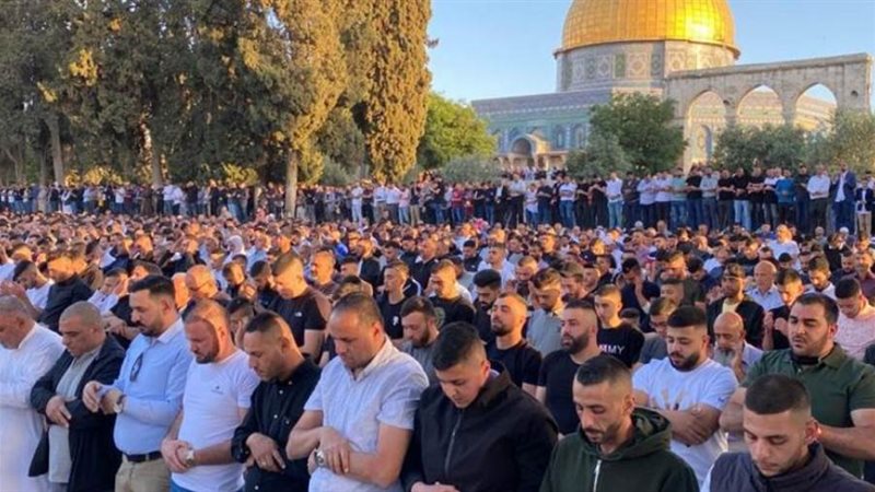 صلاة الجمعة في المسجد