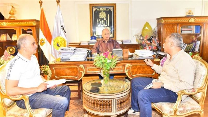 محافظ أسيوط يلتقي