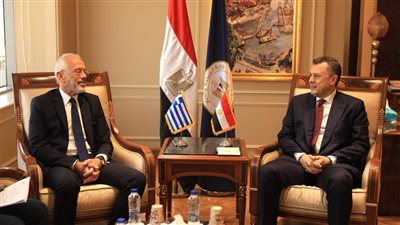 وزير السياحة يبحث مع سفير اليونان بالقاهرة تعزيز التعاون بالمستوى السياحي والأثري