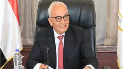 الدكتور رضا حجازي يشدد على عدم تأخير توزيع ورقة الأسئلة وتطبيق التفتيش بكل حزم