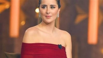 عائشة بن أحمد: هذا ما جمعني بشخصية شيرين في مذكرات زوج