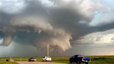 أعاصير وعواصف وحرائق غابات.. موجة طقس سيئ تضرب أمريكا