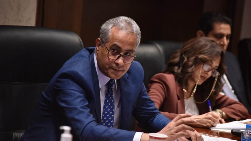 وزير القوى العاملة