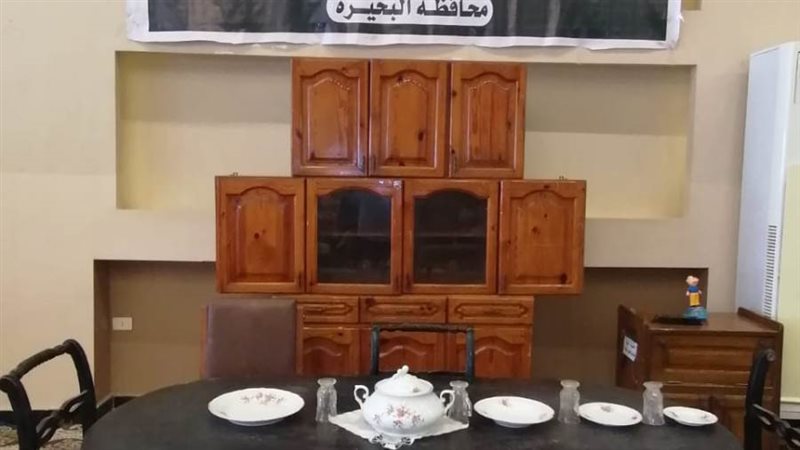 معرضين لتوزيع الاثاث