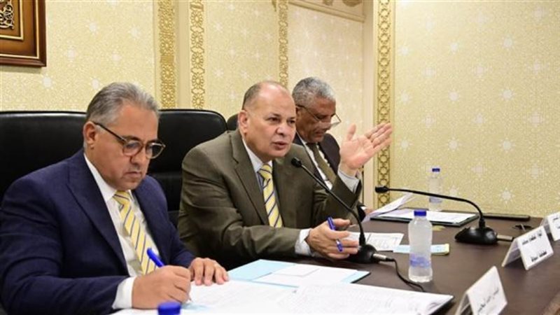 محافظ أسيوط خلال