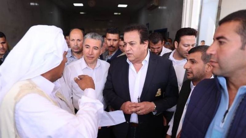 وزير الصحة في مستشفى