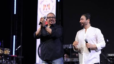 على هامش بطولة الدومينو والطاولة.. العريش تعيد الذكريات بين حميد الشاعري وهشام عباس