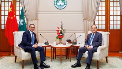 قنصل مصر بهونج كونج يبحث مع الرئيس التنفيذي لمنطقة 