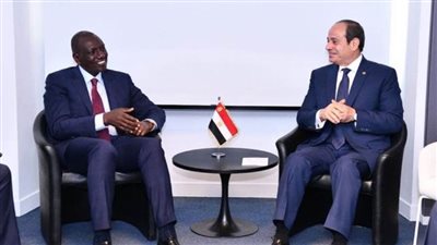 عاجل.. الرئيس السيسي يلتقي نظيره الكيني في باريس 