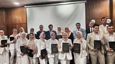 خبراء الصحافة يناقشون مشاريع تخرج طلاب 