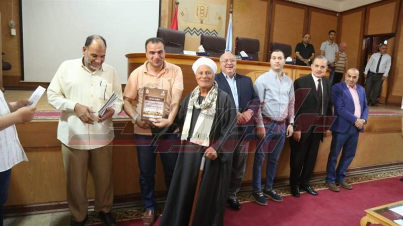 تسليم عقود التقنين