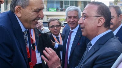 الشريف يهنئ الغرفة التجارية بالإسكندرية لحصولها على جائزة الأفضل في العالم