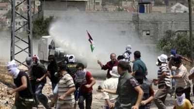 الاحتلال يقمع مظاهرة في حي الشيخ جراح