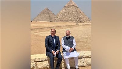 رئيس الوزراء يصطحب نظيره الهندي في جولة بمنطقة الأهرامات