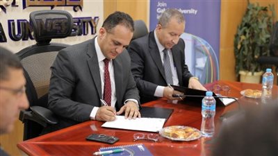 توقيع بروتوكول تعاون بين جامعة الجلالة الأهلية وجامعة السويس
