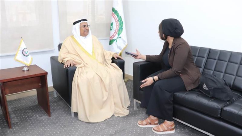 العسومي أثناء حواره