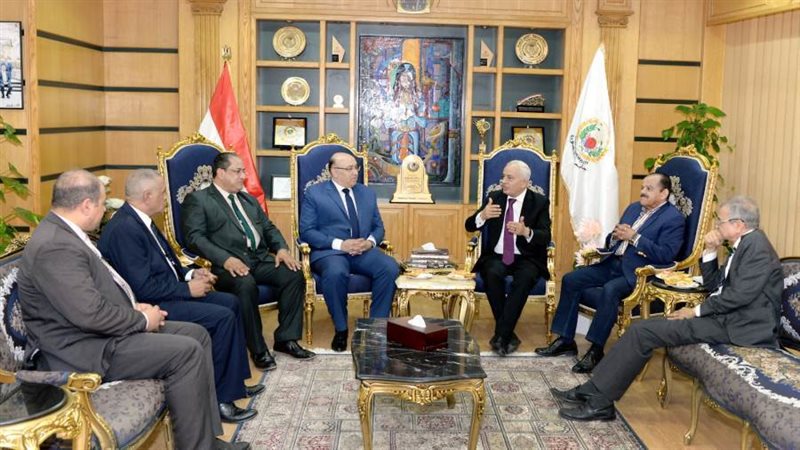 استقبال الوزير بجامعة