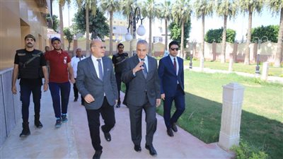محافظ سوهاج يتفقد أعمال إنشاء مركز السيطرة الموحد للشبكة الوطنية للطوارئ والسلامة بالديوان العام