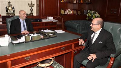 محافظ بني سويف يلتقي رئيس قطاع توزيع الكهرباء الجديد