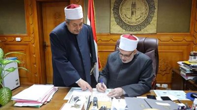 وكيل الأزهر يعتمد نتيجة 