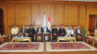 رئيس جامعة كفر الشيخ يستقبل وفد الكنيسة الأرثوذكسية للتهنئة بعيد الأضحي