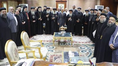 محافظ المنيا يستقبل وفوداً كنسية للتهنئة بعيد الأضحى المبارك