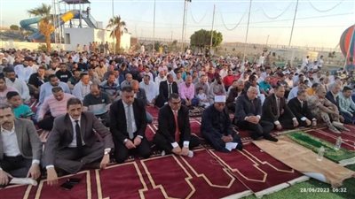 تكبيرات الآلاف تغطى المساجد والساحات فى صلاة عيد الأضحى بالوادى الجديد 