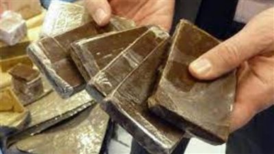 ضبط عنصرين إجراميين بحوزتهما 20 كجم من مخدر الحشيش قبل ترويجه بالقاهرة