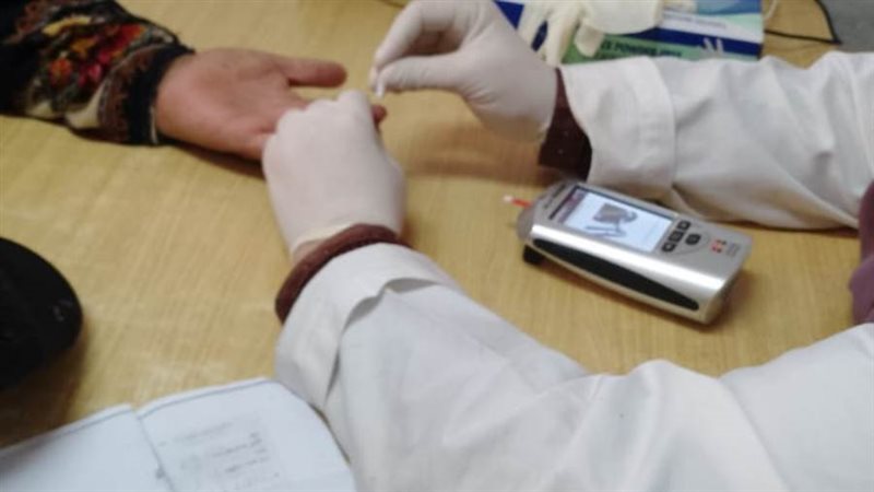 الكشف على المرضى